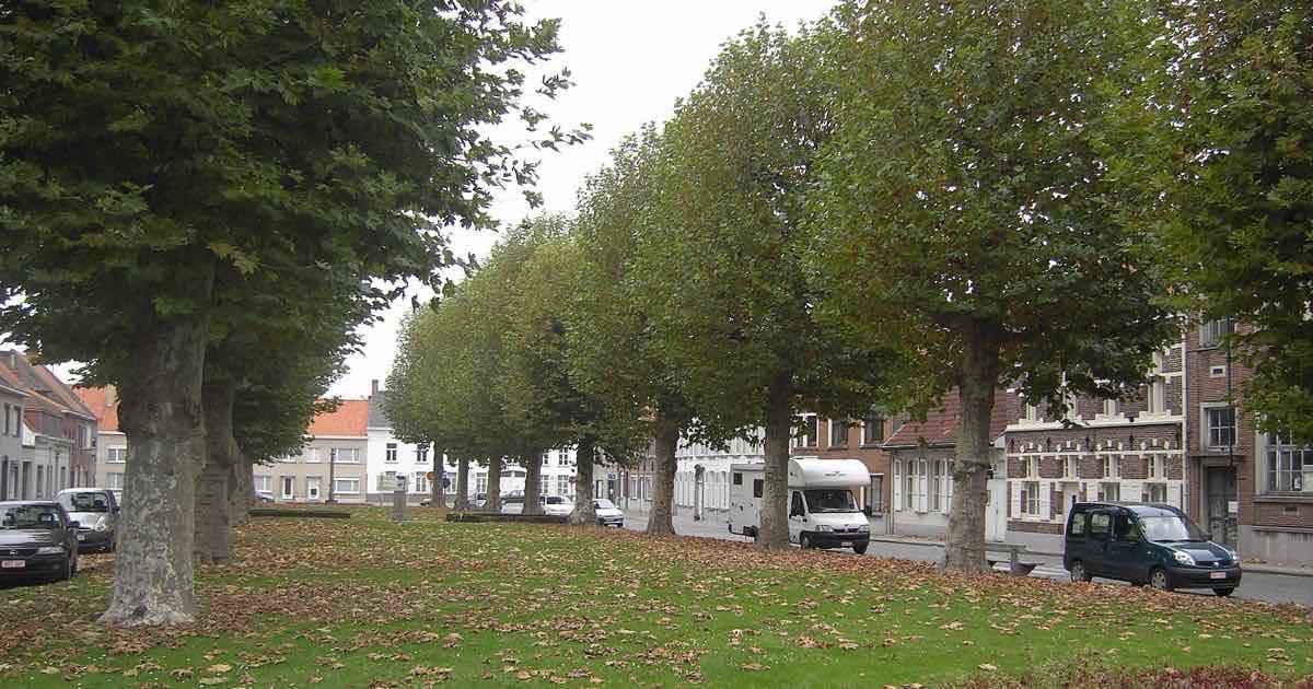 Dorpsplein in Ename (Oudenaarde)