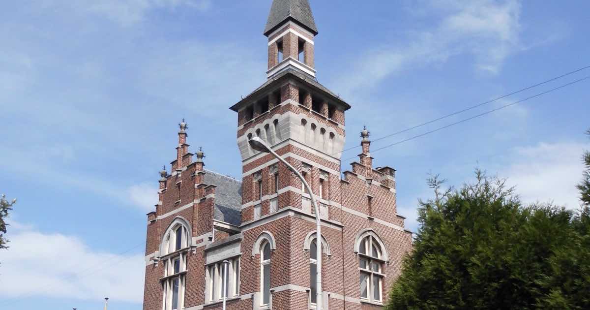 Voormalig gemeentehuis in Halle (Zoersel)