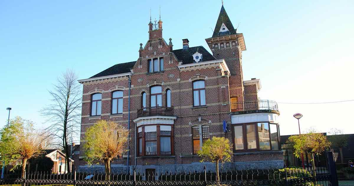 Gemeentehuis in Sint-Amands (Puurs-Sint-Amands)