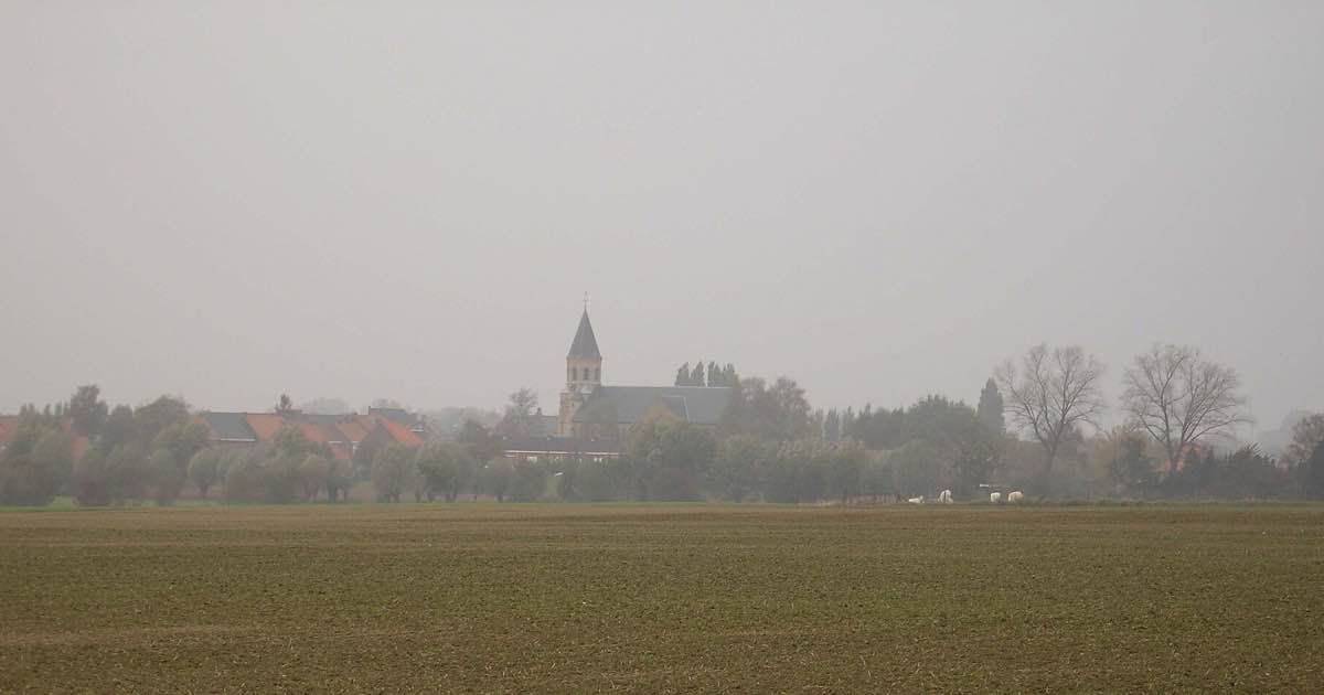 Voormezele (Ieper) op een mistige herfstdag